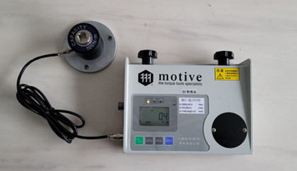 施耐德公司向一諾電子采購扭力測試儀測試電動(dòng)螺絲槍標(biāo)定